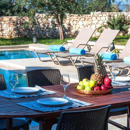 Cretan Lux Heated Pool Vila Gavalochori